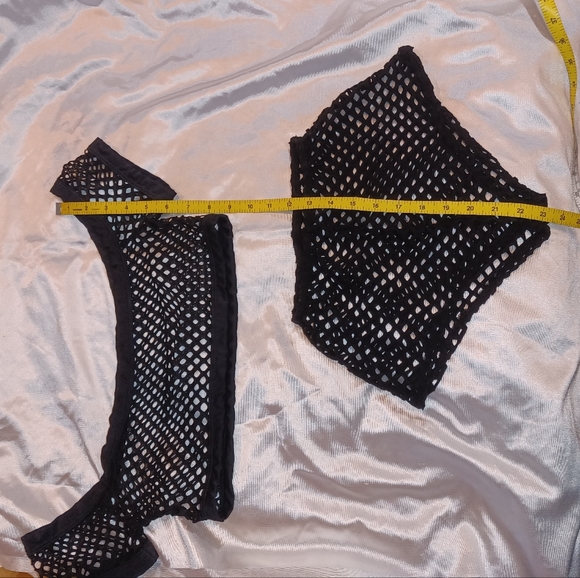 Super cute black fishnet style very stretchy high-waisted booty short and halter - Picture 3 of 4